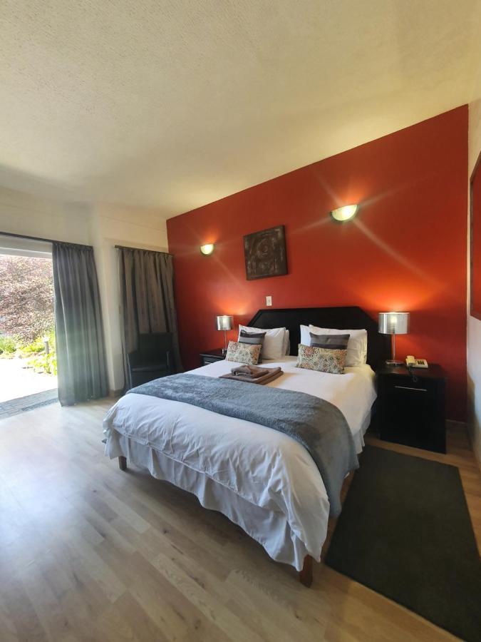 Langholm Hotel Волфіш-Бей Екстер'єр фото