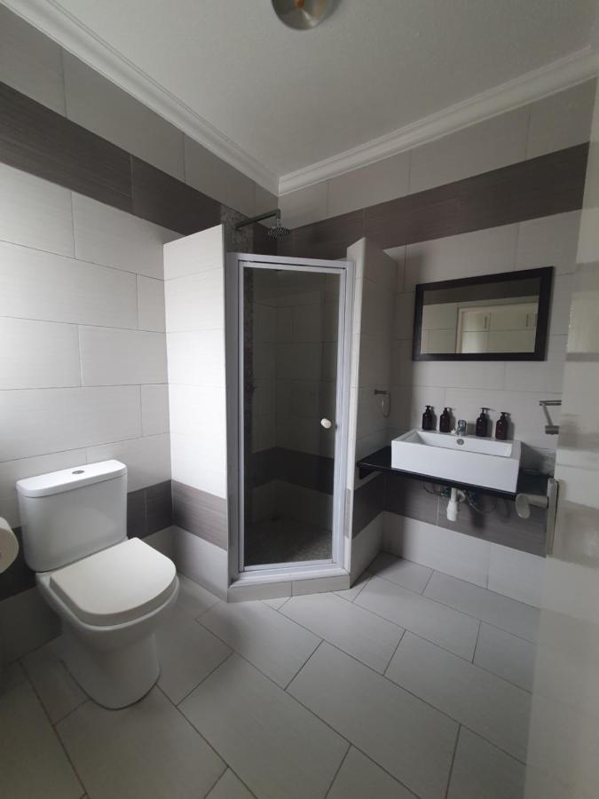 Langholm Hotel Волфіш-Бей Екстер'єр фото