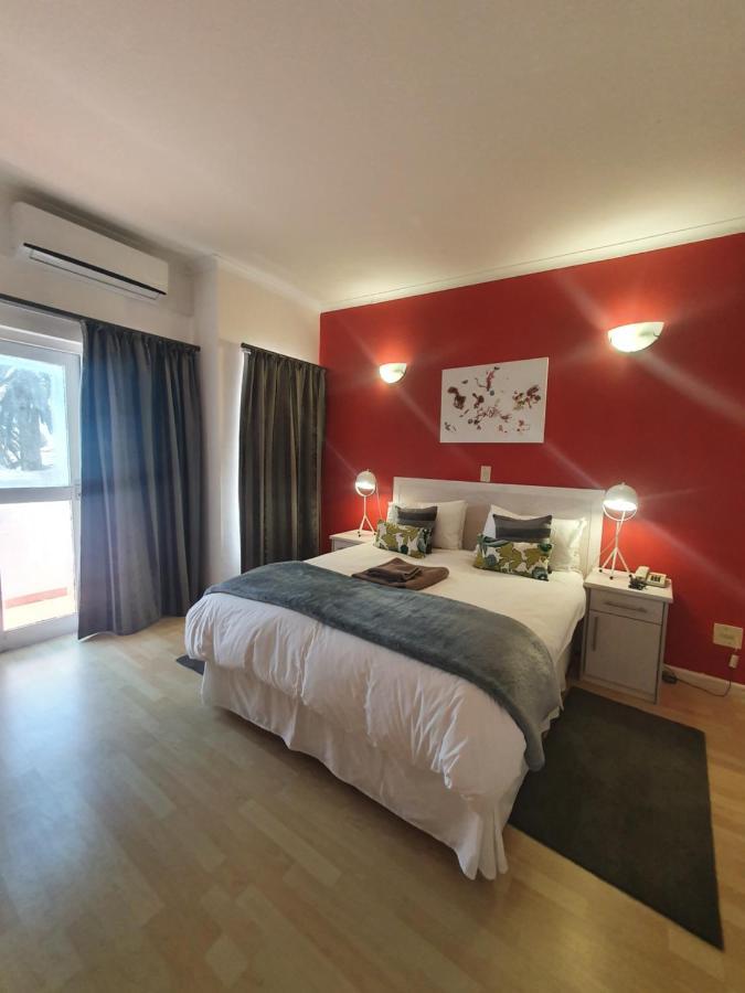 Langholm Hotel Волфіш-Бей Екстер'єр фото