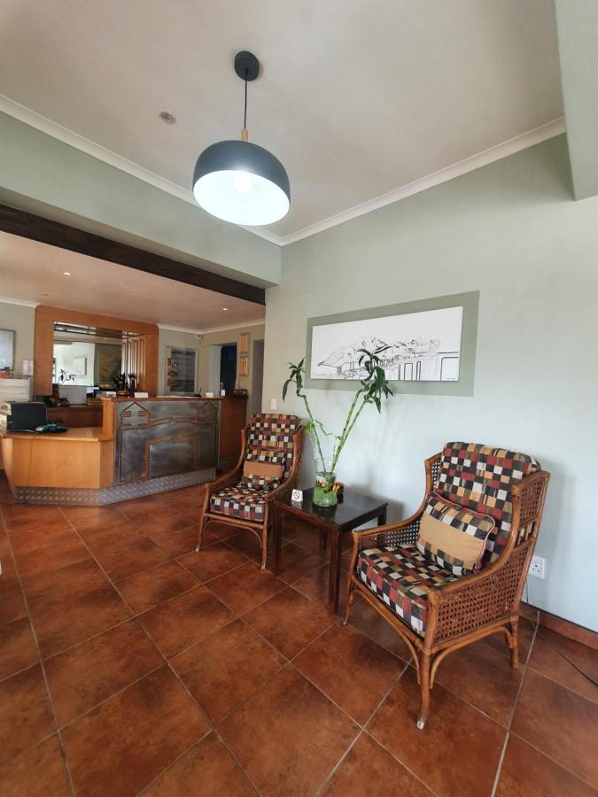 Langholm Hotel Волфіш-Бей Екстер'єр фото